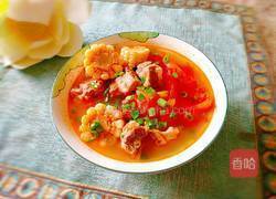 番茄玉米排骨汤的做法图解1
