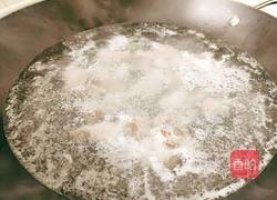 番茄玉米排骨汤的做法图解3