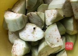 脱了皮的茄子地三鲜的做法图解2