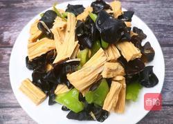 辣味木耳炒腐竹的做法图解6