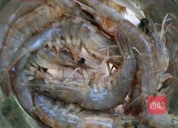 鲜虾意面的做法图解1