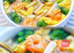 Illustration of how to make broccoli, shrimp and mushroom soup 3
