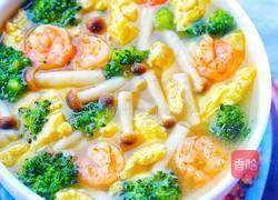 西兰花虾仁菌菇汤的做法图解5