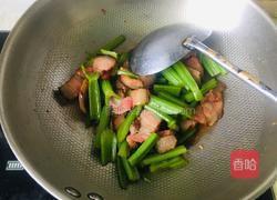 芹菜炒腊肉的做法图解7