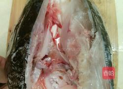 剁椒鱼头的做法图解1