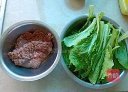 小白菜丸子汤的做法图解1
