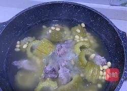 苦瓜黄豆排骨煲的做法图解5