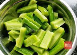 苦瓜黄豆排骨煲的做法图解3