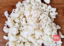 蒜蓉粉丝蒸鲍鱼的做法图解3