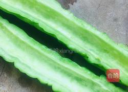 海米拌苦瓜的做法图解1