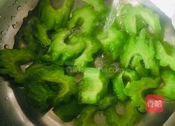 海米拌苦瓜的做法图解5