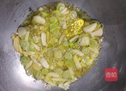 爆炒尖椒鸡肠的做法图解3