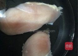 减脂凉拌鸡胸肉丝的做法图解1