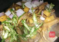 土豆烧鸡爪的做法图解6