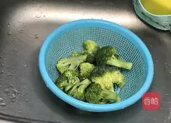 Illustration of how to make butter-fried seabass 8