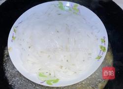 蒜蓉蒸河粉的做法图解2