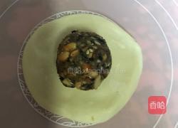 酥皮伍仁月饼的做法图解18