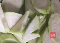 丝瓜豆腐汤的做法图解1