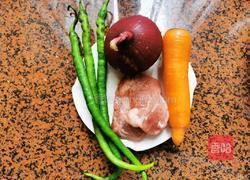 洋葱胡萝卜炒肉的做法图解1