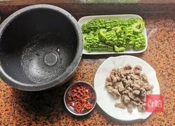 教你做最鲜嫩的苦瓜牛肉汤滋补消暑老少皆宜的做法图解3
