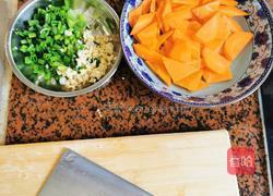 西兰花炒虾仁的做法图解3