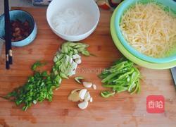 土豆丝炒肉的做法图解1