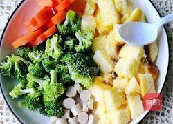 鸡胸肉吐司沙拉的做法图解1