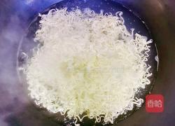 鸡腿肉鸡汁捞面的做法图解2