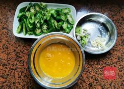 青椒炒鸡蛋的做法图解2