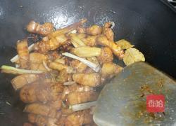 红烧肉炖鹌鹑蛋的做法图解6