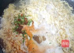 鸡蛋方便面的做法图解5