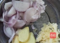 砂锅花胶鲍鱼鸡煲的做法图解4