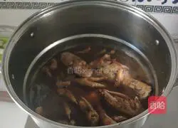 Illustration of braised chicken feet 4