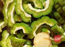 砂锅白贝苦瓜排骨汤的做法图解5