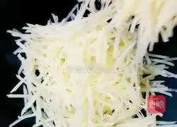 Illustration of how to make spicy and sour potato shreds 3