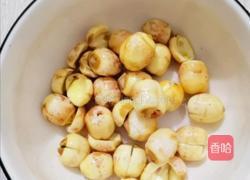 银耳莲子羹的做法图解3