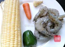 玉米炒虾仁的做法图解1