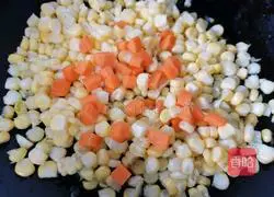 Illustration of how to make corn-fried shrimps 5