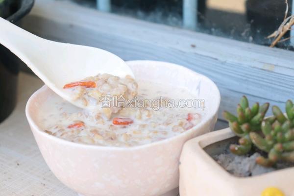 「减脂早餐」椰香牛奶燕麦粥