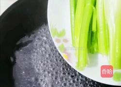 土豆丝炝芹菜的做法图解2
