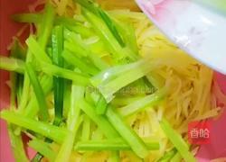 土豆丝炝芹菜的做法图解8