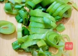 牛腩炖土豆的做法图解1