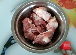 排骨冬瓜胡萝卜汤的做法图解1