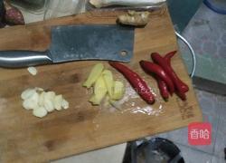 菜鸟炖猪蹄的做法图解2