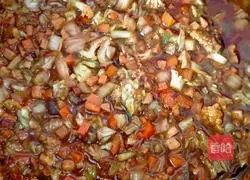 Illustration of how to make whistle noodles 8