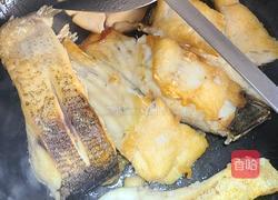 香辣版红烧鱼的做法图解2