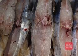 糖醋薰鱼的做法图解2