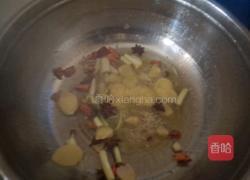 土豆炖鸡肉的做法图解2