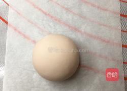 让你爱不释手停不下来的零食小馒头～圣诞老人的做法图解1