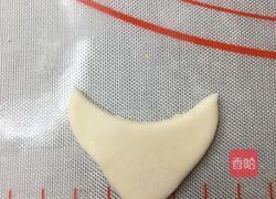 让你爱不释手停不下来的零食小馒头～圣诞老人的做法图解2